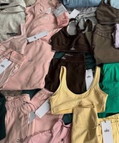 alo yoga workout clothes
