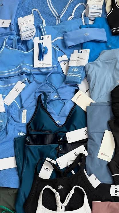 yoga clothes alo