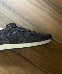 saucony running sneakers