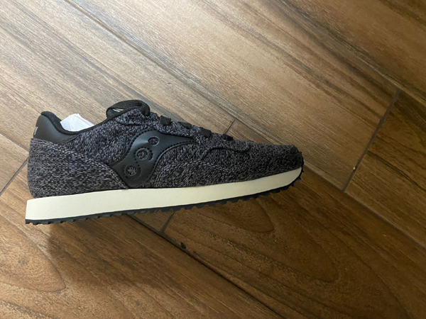 saucony running sneakers